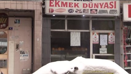 Çatıdan düşen kar ve buz sarkıtları tehlike yaratıyor