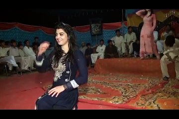 Khoobsurat Pakistani Pashtu Haseena ka Masti Bhara Dance(Mujra) - YouTube