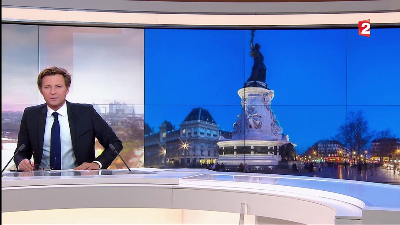 Charlie Hebdo : l'hommage place de la Républiqu...