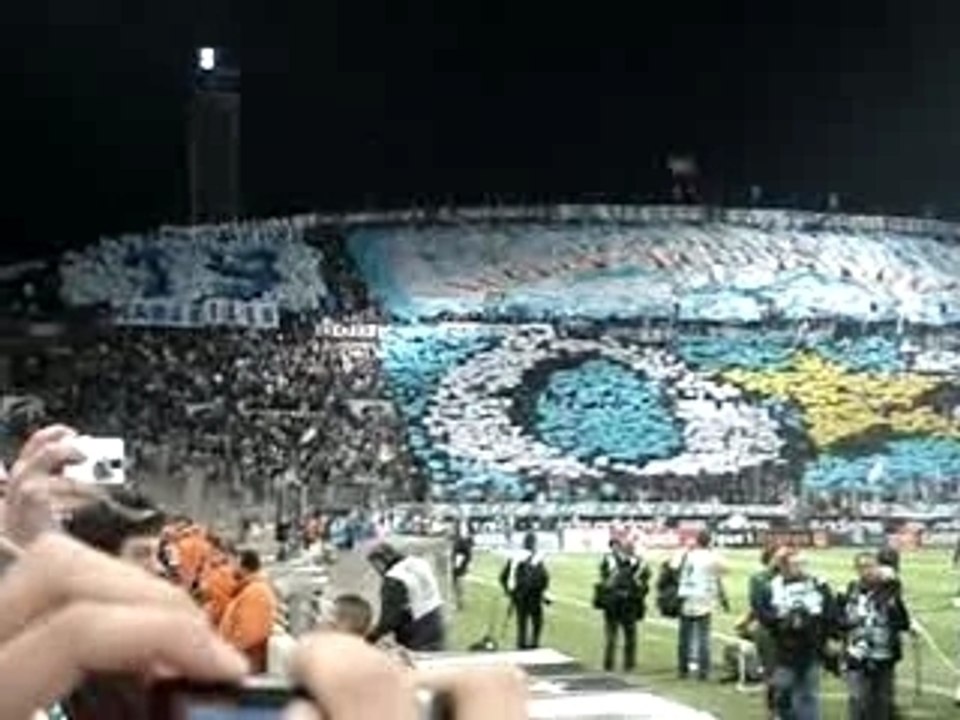 om velodrome : tifo 20 ans yankees entree joueurs