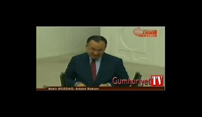 Bekir Bozdağ: Bu teklifle parlamento kaldırılmıyor, güçleniyor
