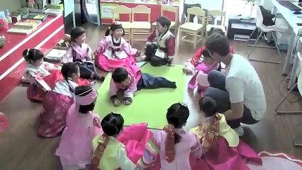 Knock Knock, Trick Or Treat - Part 2 _ Super Simple Songs-12