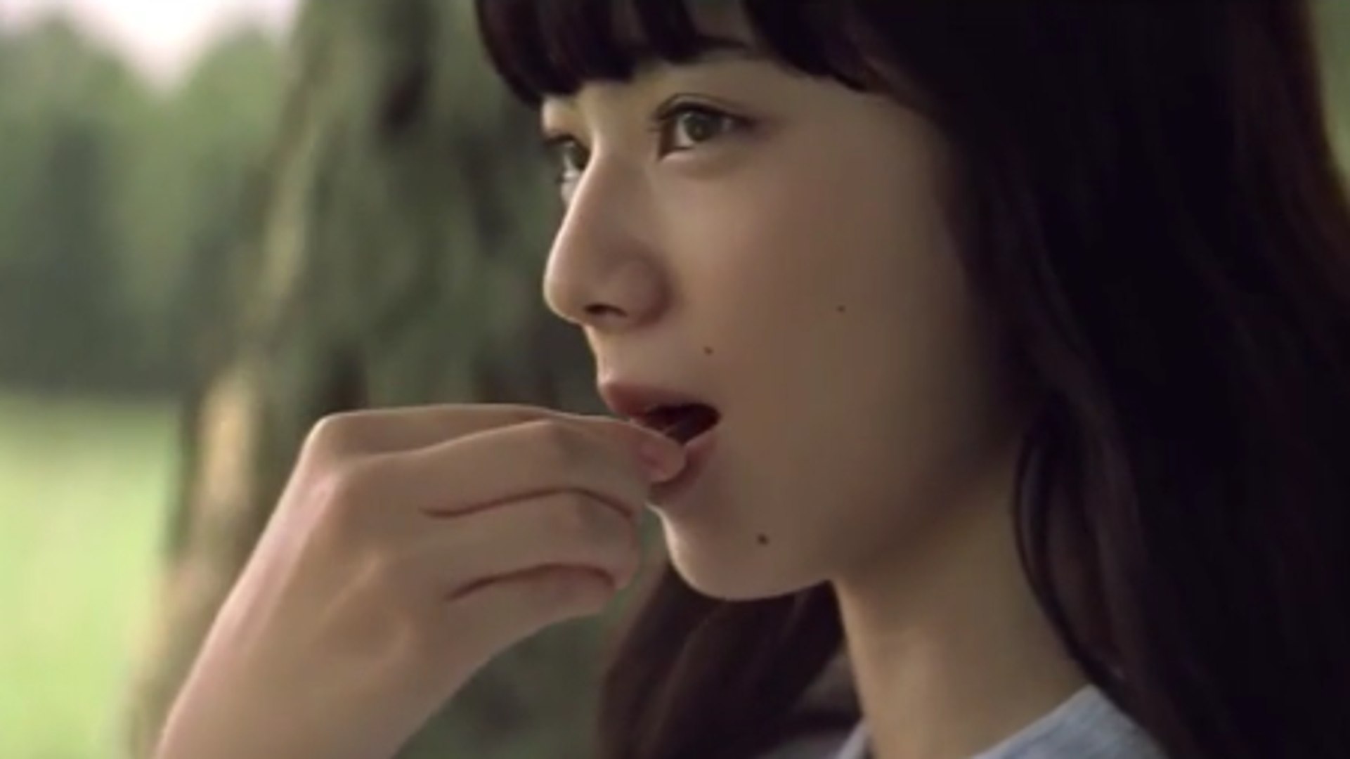 小松菜奈 Cm あま くおかしな生活を ロッテ 乳酸菌ショコラ ものの本によりますと篇 30秒 動画 Dailymotion