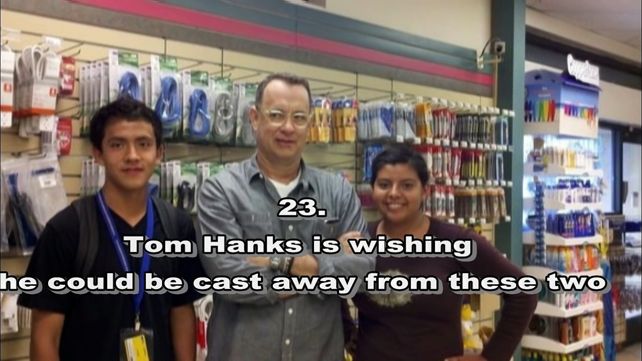 30 of the Most Awkward Photos of Celebrities With Their Fans-IYXe9MbFwr8