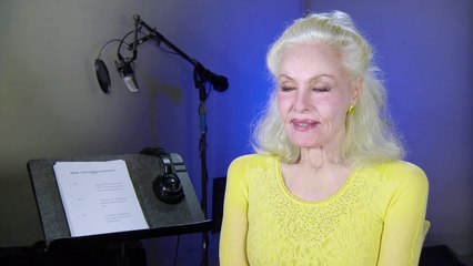 Julie Newmar discusses the fan reaction to her Catwoman-LBZe4VMY2x8