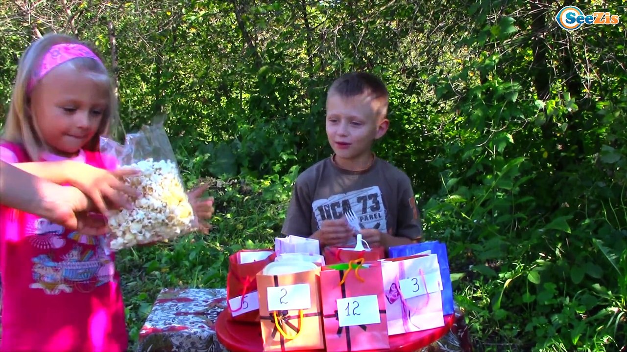 ЧЕЛЛЕНДЖ CЪЕШЬ ИЛИ НАДЕНЬ НА ГОЛОВУ! ВЫЗОВ ПРИНЯТ! Ярослава и Игорек - EAT IT OR WEAR IT CHALLENGE