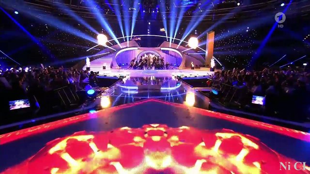 Andrea Berg - Ich werde lächeln, wenn du gehst & Hitmedley (Die Eins der Besten für die Sängerin des Jahres + Doppelplatin für das Album Seelenbeben 2016 (Schlagerchampions - Das große Fest der Besten 2017)