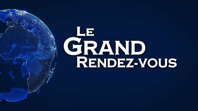 Lisa Azuelos et sa costumière pour Dalida papotent dans les studios d'Europe 1