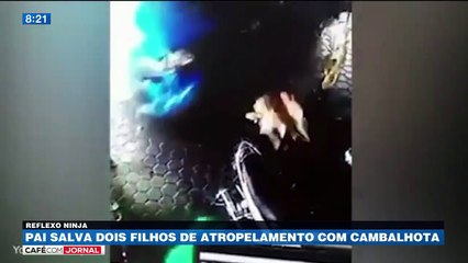 Télécharger la video: Pai salva filhos de serem atropelados, com acrobacia ninja