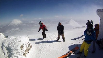 ニセコアンヌプリ山頂からスキー滑走-bpfk5S0aEaA