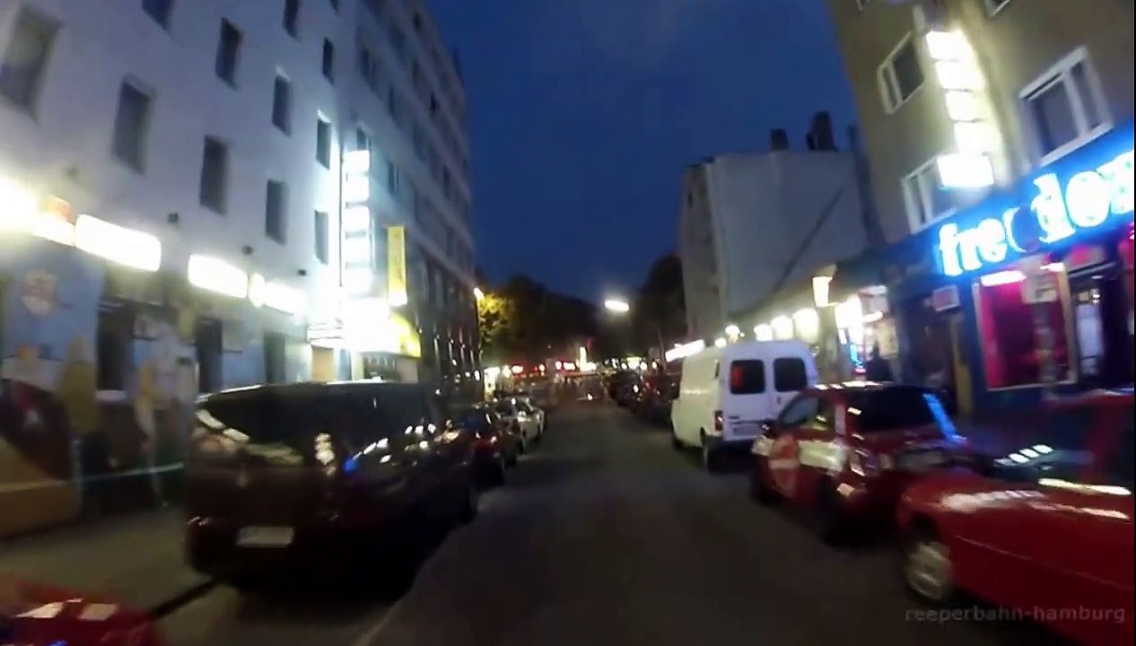 Reeperbahn Führung. Eine Motorrad-Tour durch St.Pauli-v4AYm0kNDgs