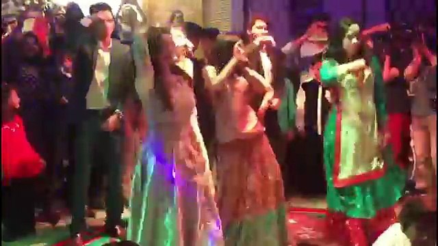Minal Khan Dance Performance At Aiman Khan’s Engagement