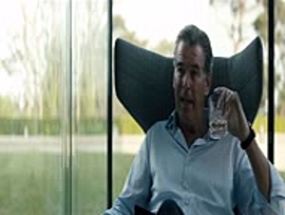 I.T. (Theatrical Trailer)