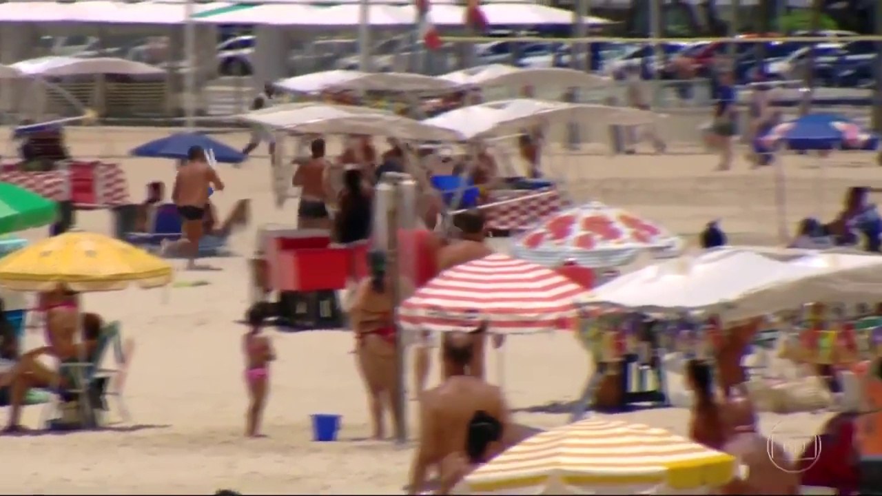 Repéré par les touristes ce voleur se fait punir par la foule au Brésil !