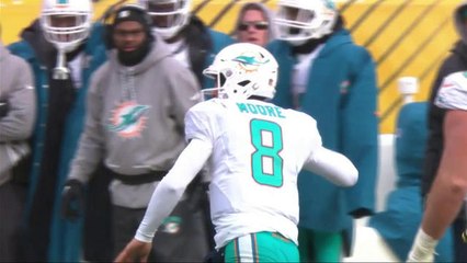 Steelers draw roughing the passer penalty following hit on Matt Moore