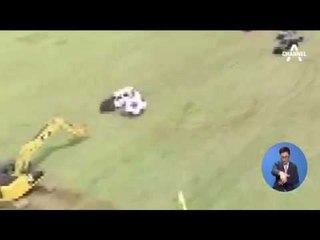 굴착기 골키퍼 이겨라! 이색 축구 대회