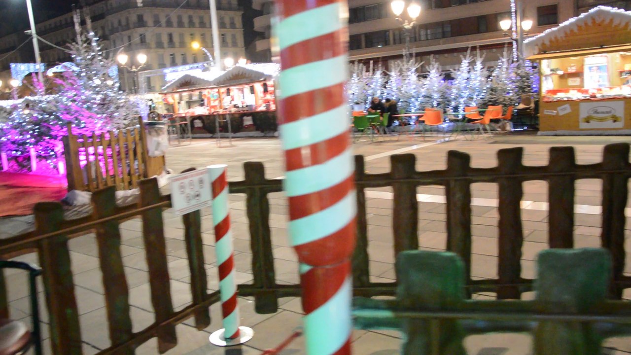 Marché de Noel Toulon 2016 - Video Travelling Manège Nuit - 1080p