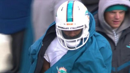Jarvis Landry spins out of trouble for 17-yard gain