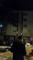 Digjet një banesë në Pejë