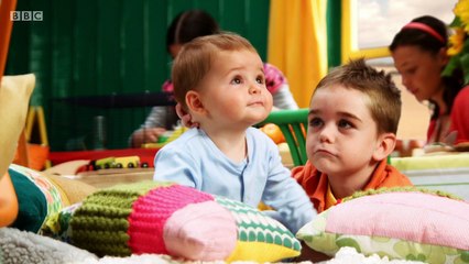 Baby Jake . s02e01 . Baby Jake Loves Popping Peas