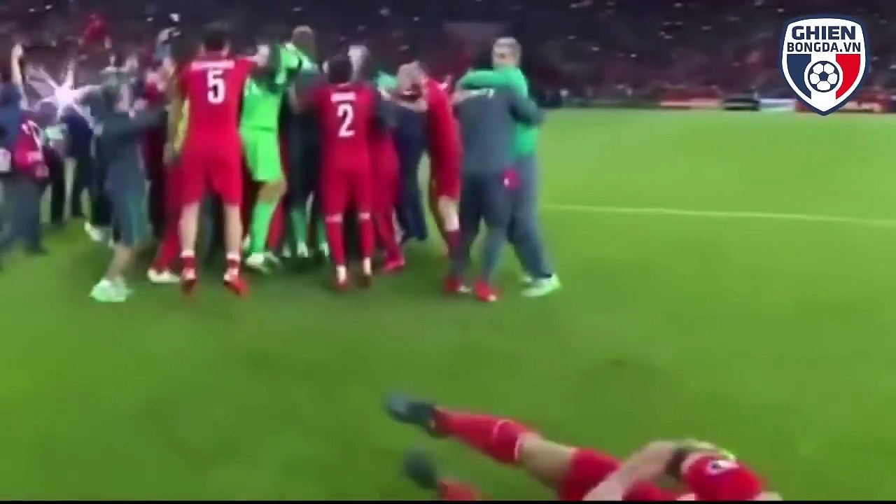 Bình luận viên max hài trong bóng đá