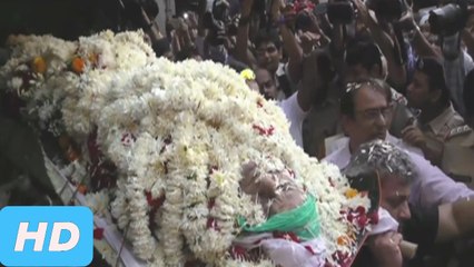 Om Puri Funeral Video | Bollywood Celebrities Attend Last Rites