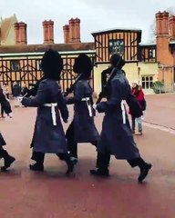 Un soldat de la Garde royale a réalisé le rêve d'un enfant de 4 ans pour son anniversaire