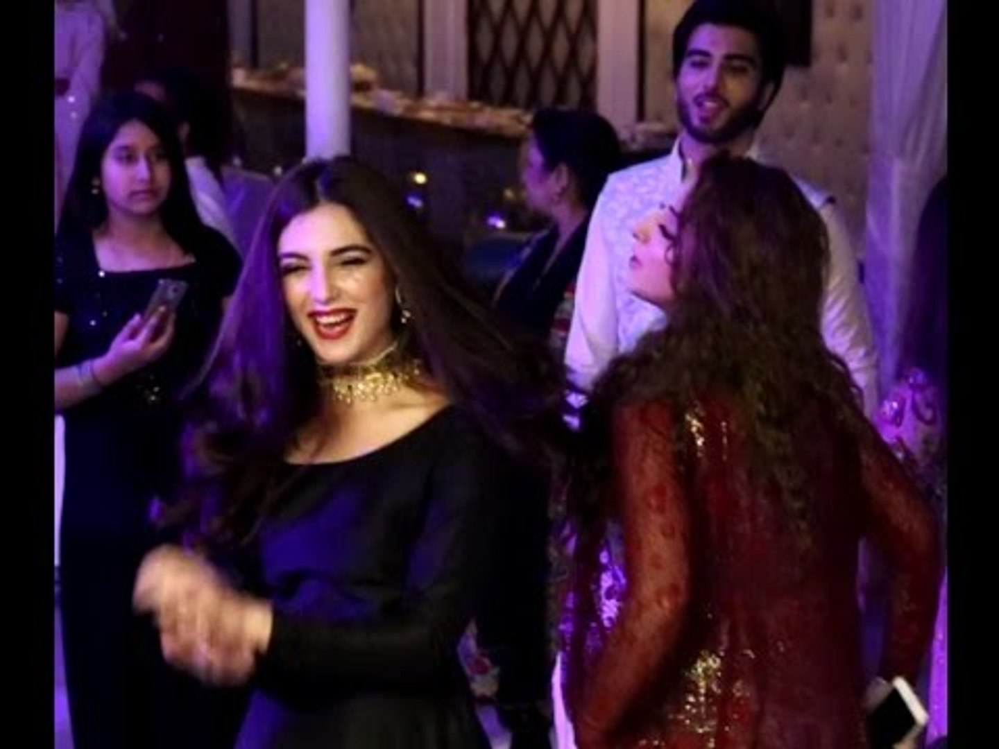 Maya Ali Crazy Dance On Aiman Khan Engagement - video Dailymotion