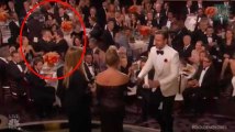 Le baiser passionné de Ryan Reynolds et Andrew Garfield aux Golden Globes