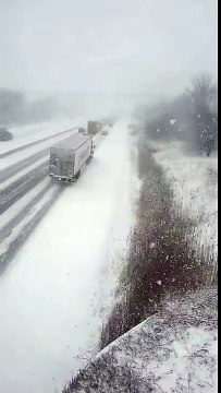 Un accident lié au verglas avec une centaine de véhicules