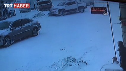 Kaza anı güvenlik kamerasında