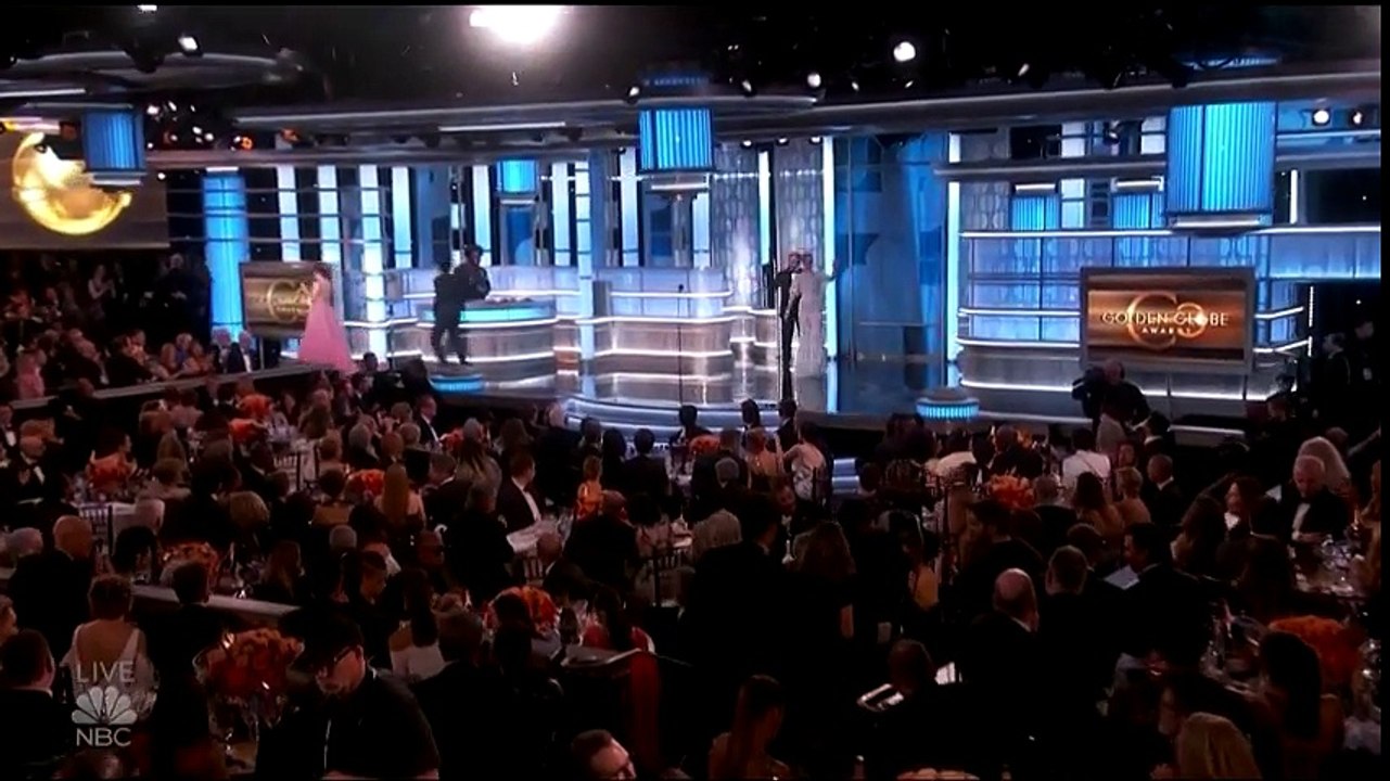 Kristen Wiig And Steve Carell Funny Skit The Golden Globes 2017