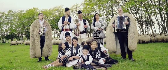 Carmen de la Salciua si Culita Sterp - Din Jina pana-n Banat (OFICIAL VIDEO 2016)