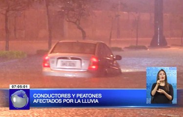 Varios sector en Guayaquil inundados luego de un prolongado aguacero