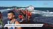 Passageiros são resgatados de lancha encalhada, em Guarapari