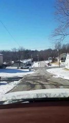 Un pick-up tracte une femme obèse