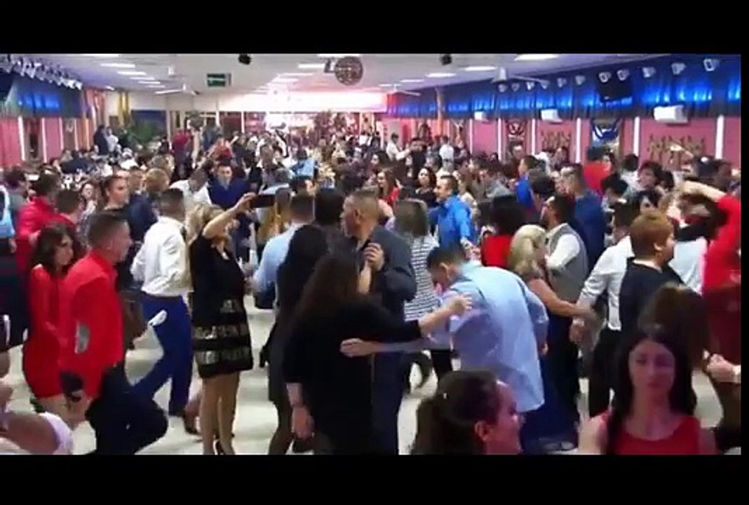 Marius si Marina de la Roma - Nu te da barbate sfant [oficial video] 2017