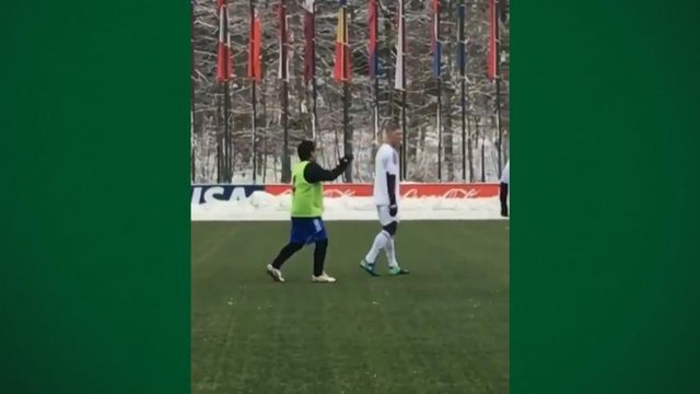 Antes do Puskás, Marlone joga pelada com Maradona