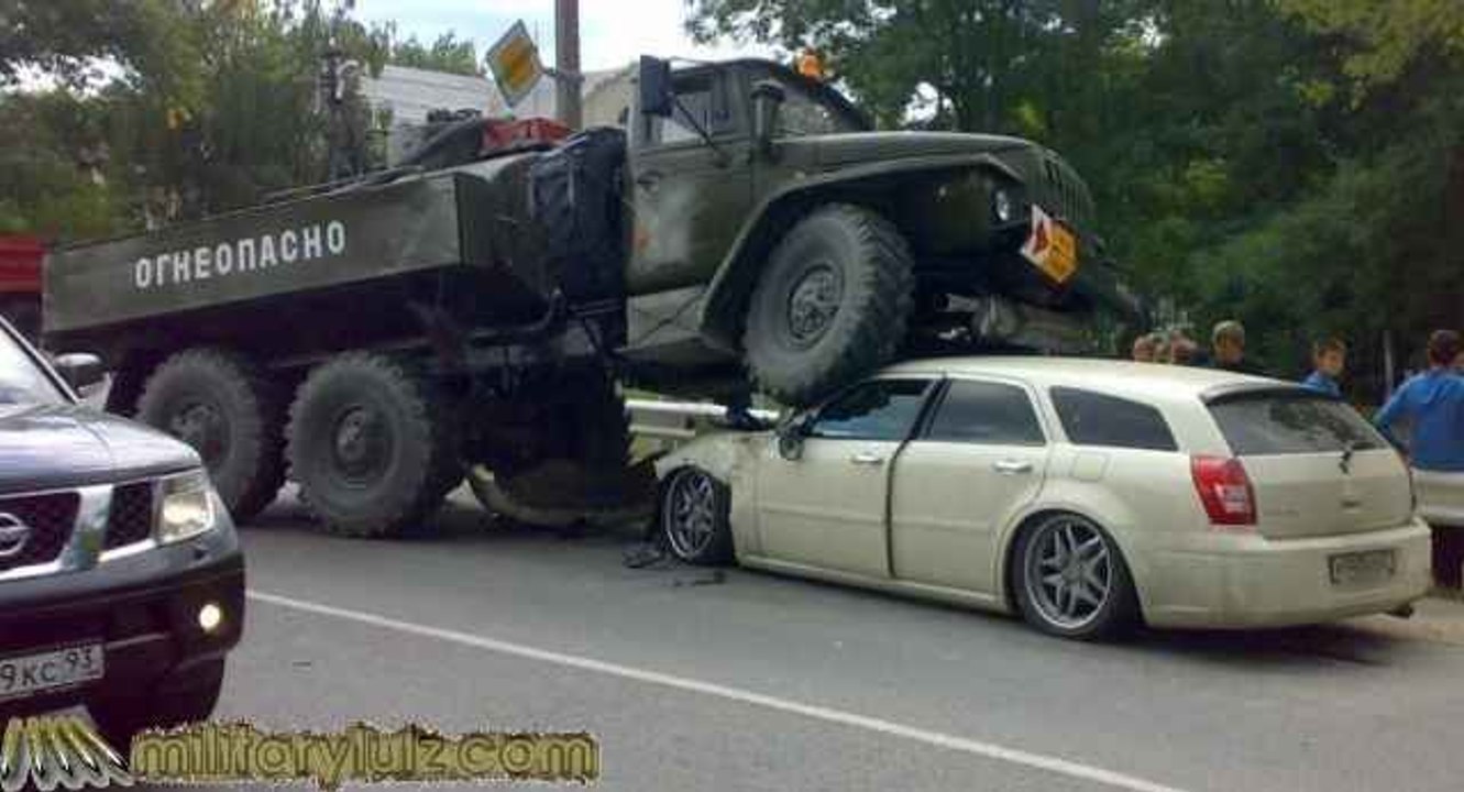 truck, car accidents - horrible truck accident truck crash compilation