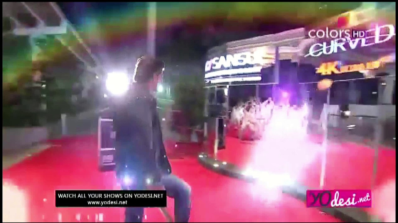 Shah Rukh Khan at #SansuiColorsStardustAwards 2016