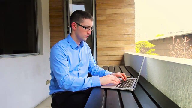 Real Estate - Compelling VidInVid Commercial - Realtor Female Spokesperson