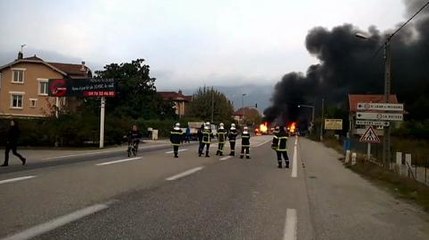 Violences a Moirans : vehicules...