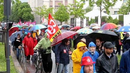 Un millier de personnes dans les rues de Grenoble pour le 1er...