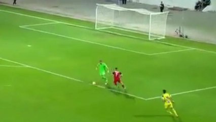 Goleiro dribla atacante e dá assistência para gol na Copa de Israel