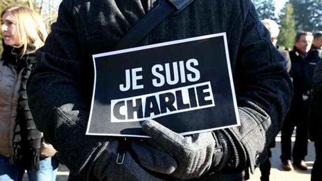 CHARLIE HEBDO : Minute de silence a la mairie de...