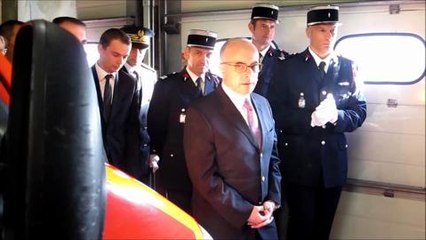 Bernard Cazeneuve en visite chez les...