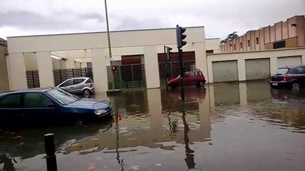 Des automobilistes pieges par les fortes pluie ce...