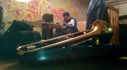 Grenoble : rap et fanfare a l'Amperage...