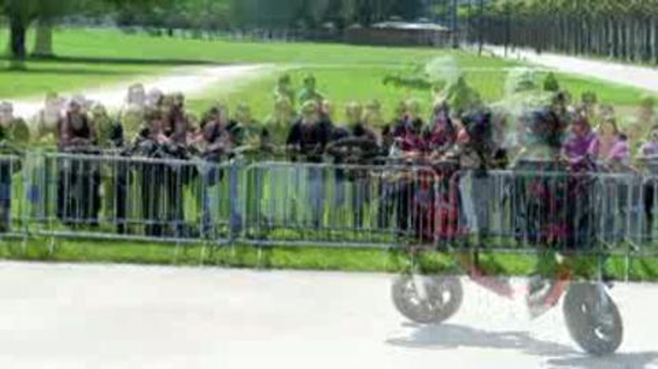 1 200 Motos Goldwing sont arrivees a Aix-les-Bains pour trois...