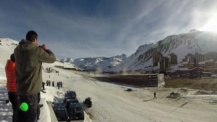 Saut le plus long du monde en voiture : l'accident de Guerlain Chicherit en...